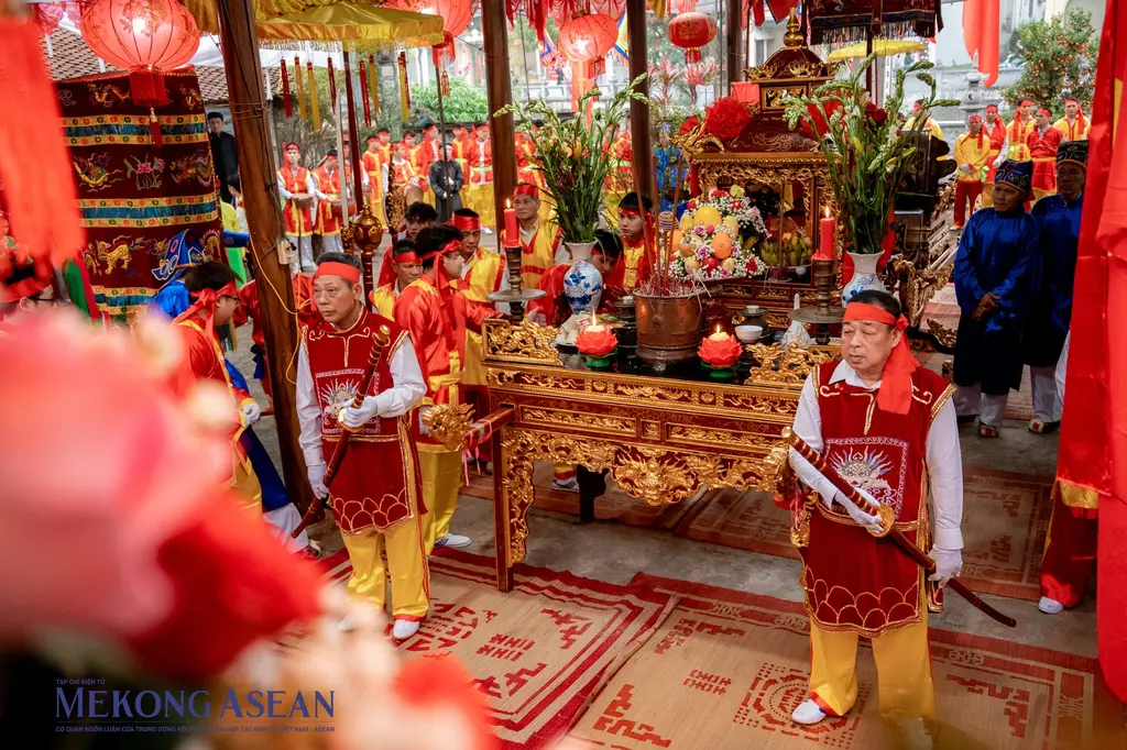 Kiệu rước tại Hội làng Hậu Ái