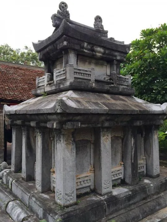 Tam quan Lăng điền Quận công Nguyễn Huy
