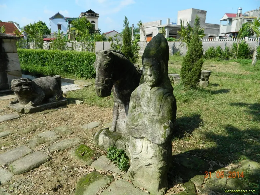 Tượng đá Lăng họ Ngọ