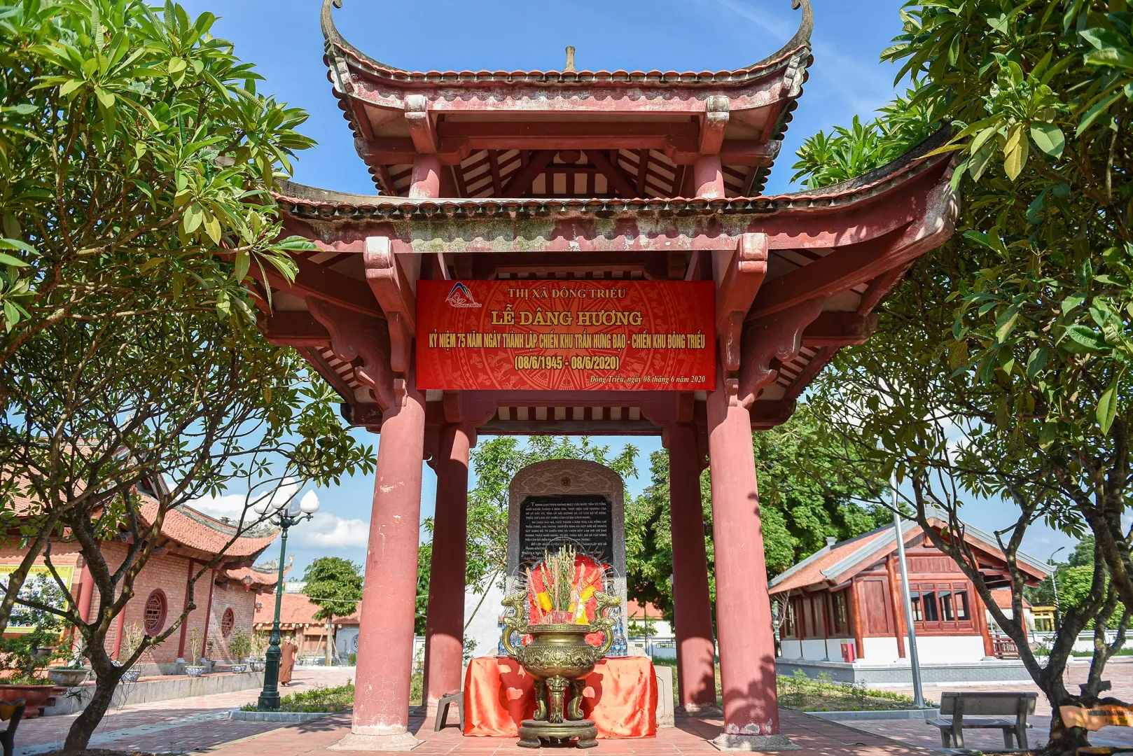 Lễ dâng hương tại Chùa Bắc Mã
