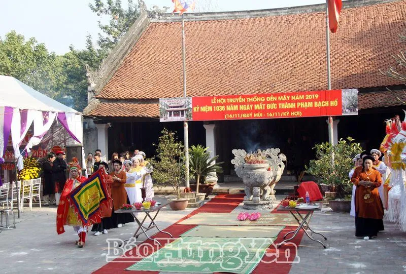 Lễ hội truyền thống tại Đền Mây