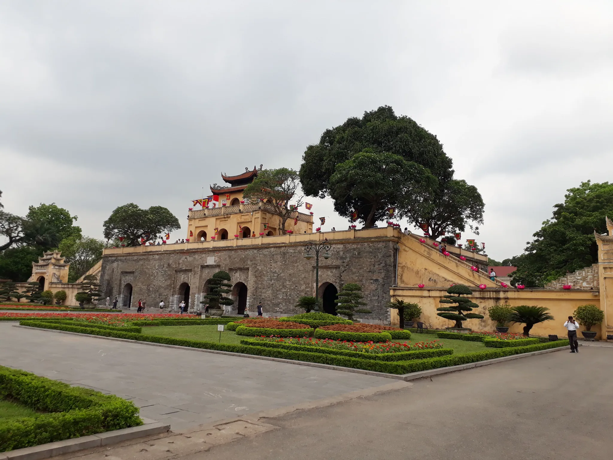 Cảnh quan Đoan Môn khu Di tích Hoàng Thành Thăng Long
