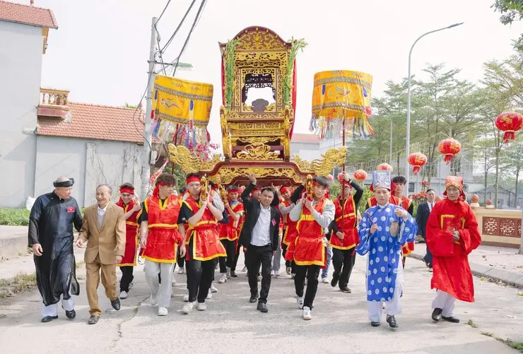 Lễ rước tại Hội làng Vạn Phúc