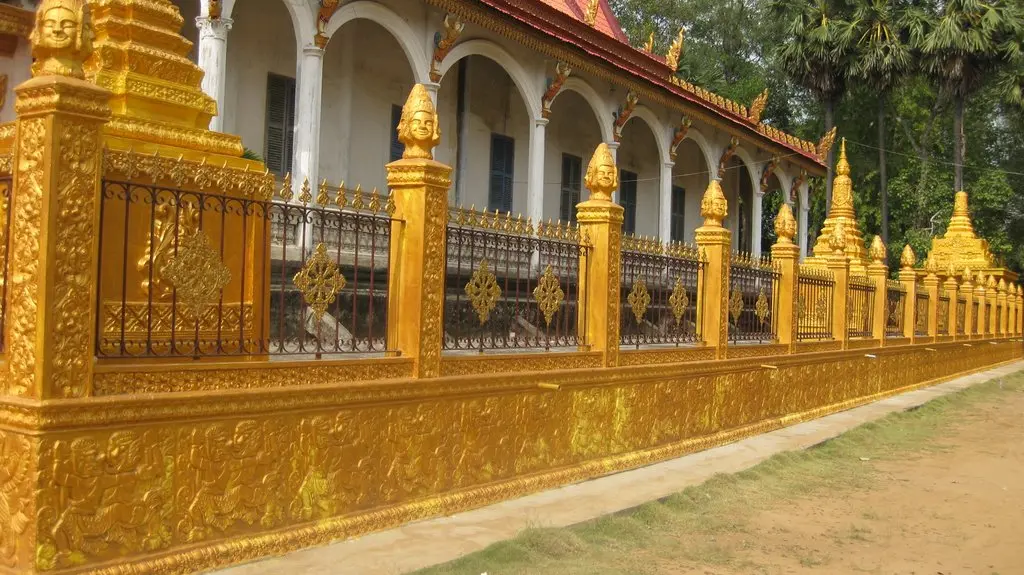 Hàng rào Chùa Cầu Tre