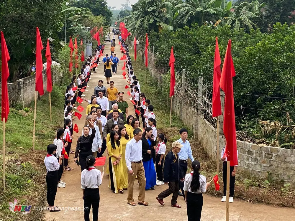 Đoàn rước tại Lễ Hội Hang Rú Ấm