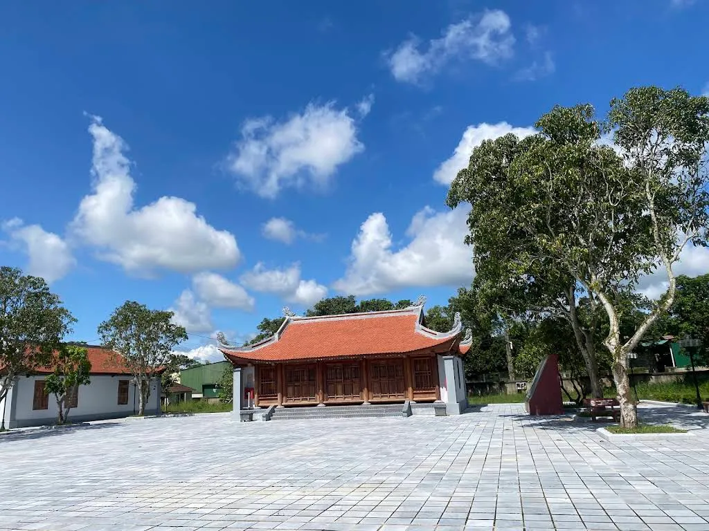 Cảnh quan Quần Thể Di Tích Hải Thượng Lãn Ông Lê Hữu Trác