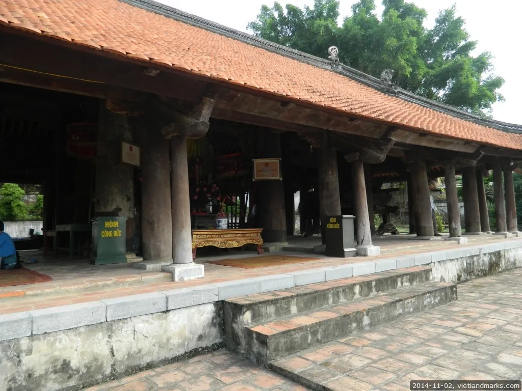 Chính điện Đình Tây Đằng