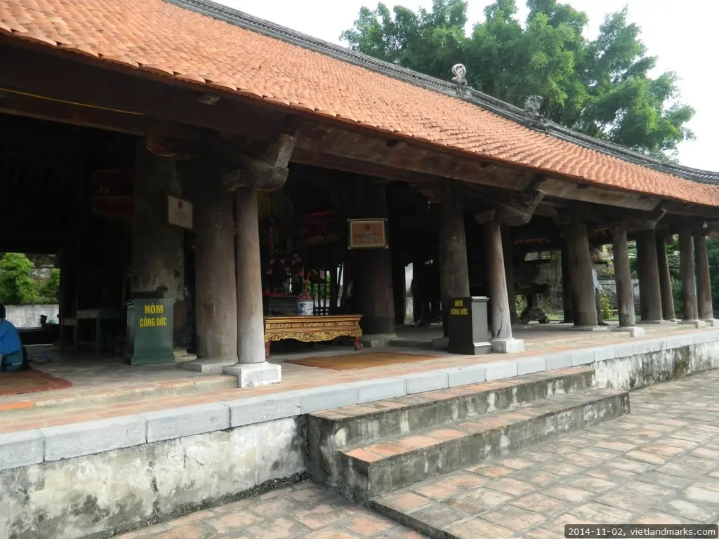 Chính điện Đình Tây Đằng