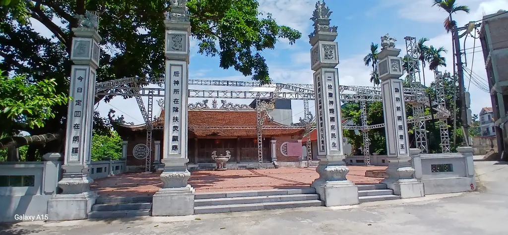 Tứ trụ cổng đình An Thắng