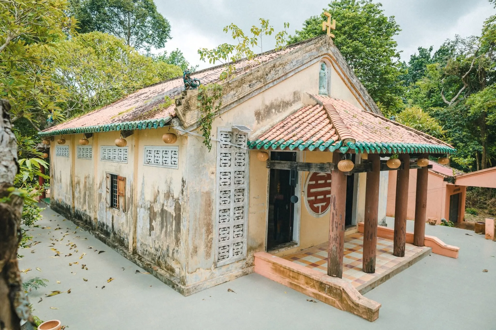 Không gian bình yên tại Chùa Giác Linh (Chùa Dơi)