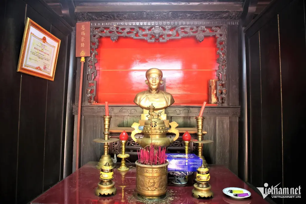 Bên trong Nhà Lưu Niệm Cụ Huỳnh Thúc Kháng