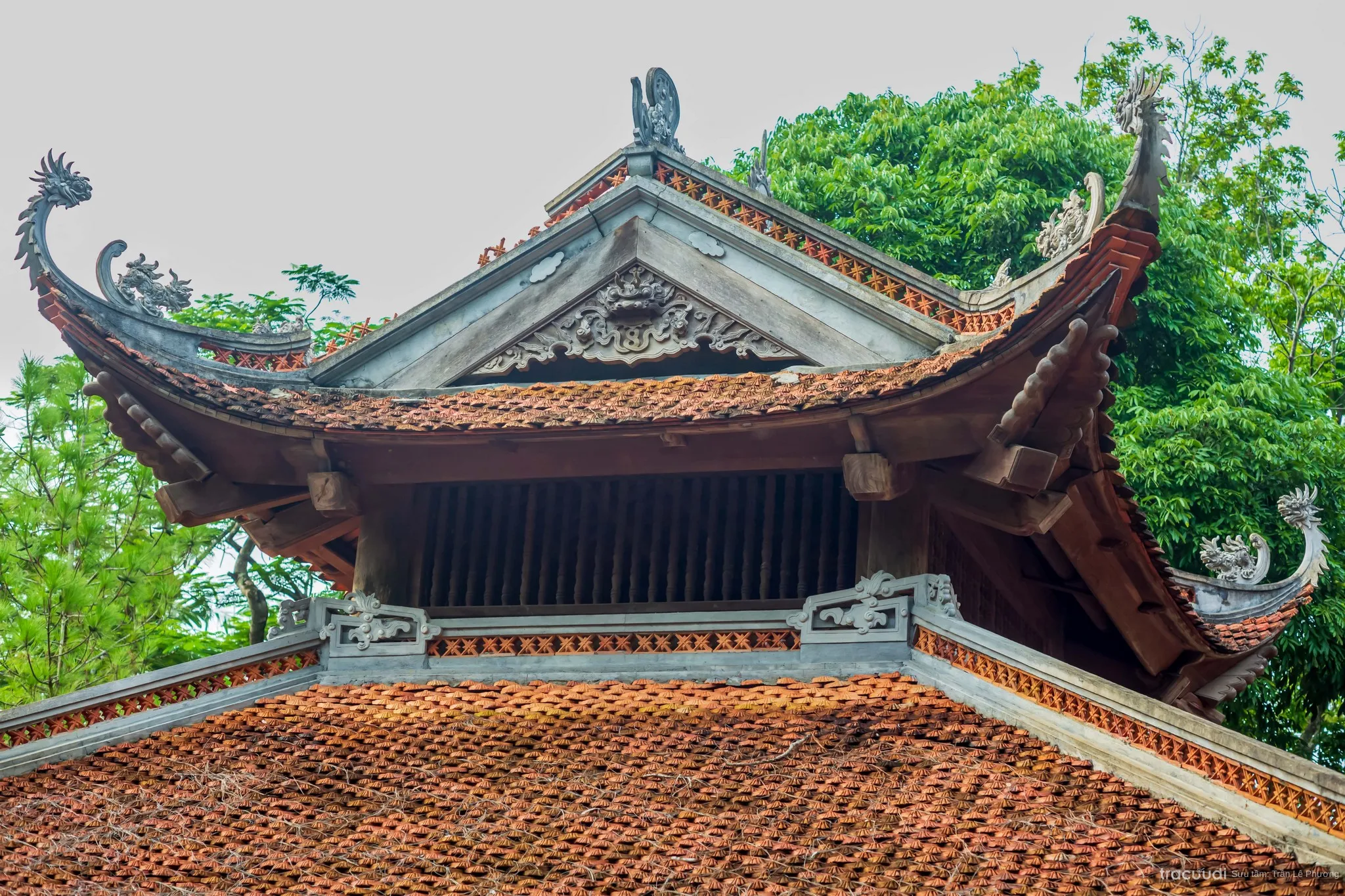 Kiến trúc mái Đền Đức Thánh Cả
