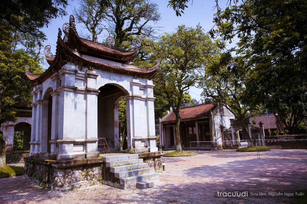 Không gian cảnh quan di tích Đền Chử Đồng Tử - Tiên Dung