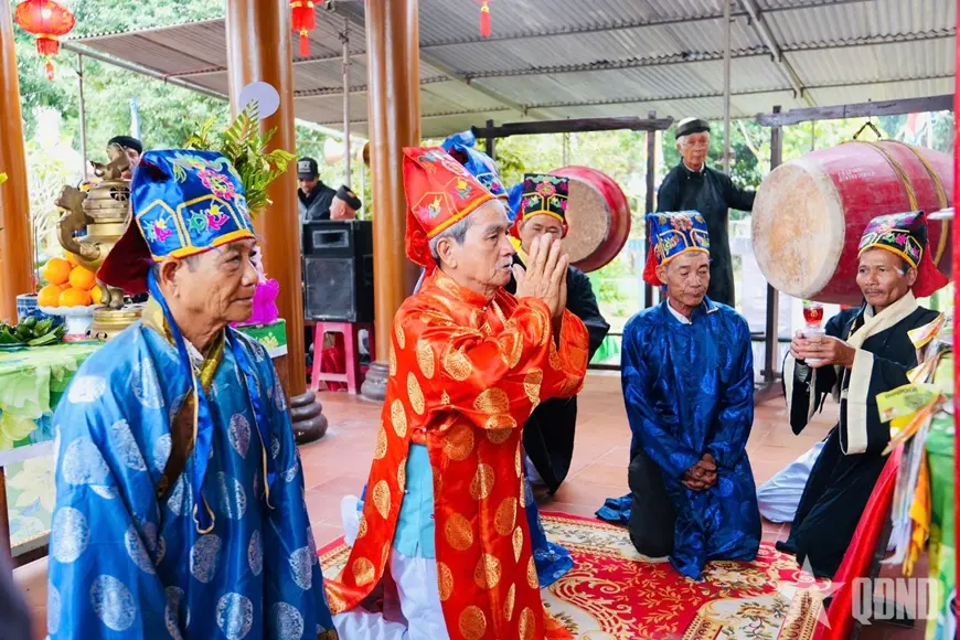 Lễ bài trí tại Lễ hội Bà Thu Bồn