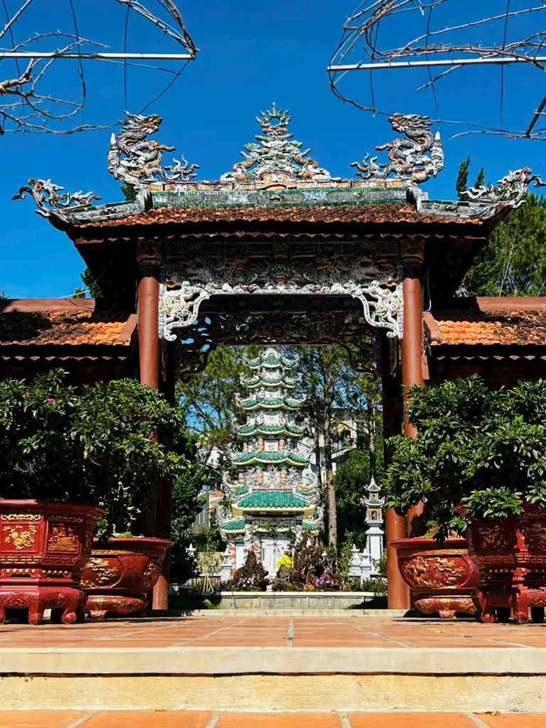 Cảnh quan Chùa Linh Sơn