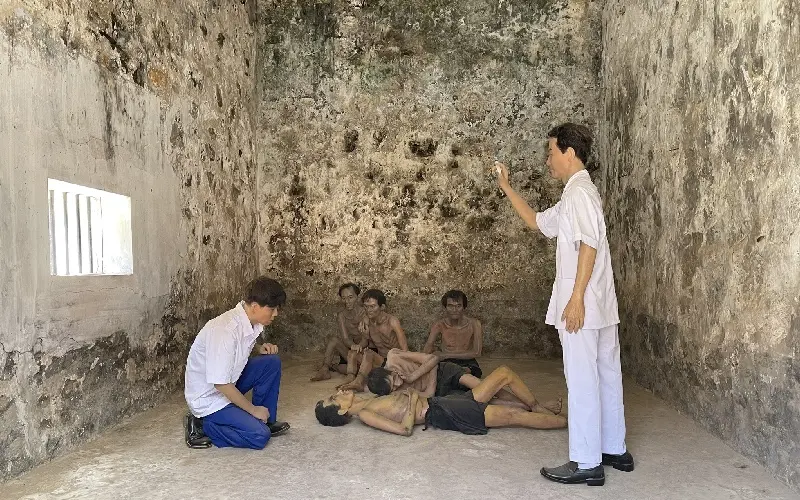 Mô phỏng lại các tù nhân bên trong Nhà tù Côn Đảo
