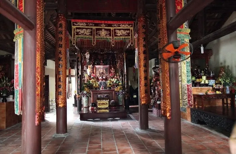 Cảnh quan bên trong Chùa Bà Nành