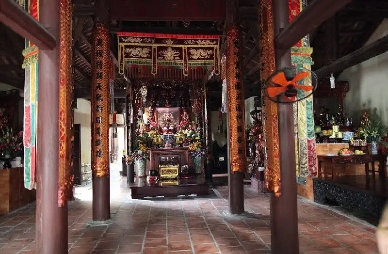 Cảnh quan bên trong Chùa Bà Nành