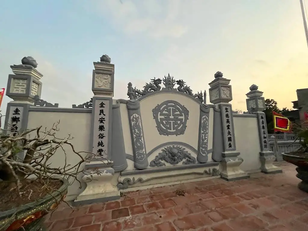 Bình Phong Cuốn Thư trong di tích Đình Giẽ Thượng