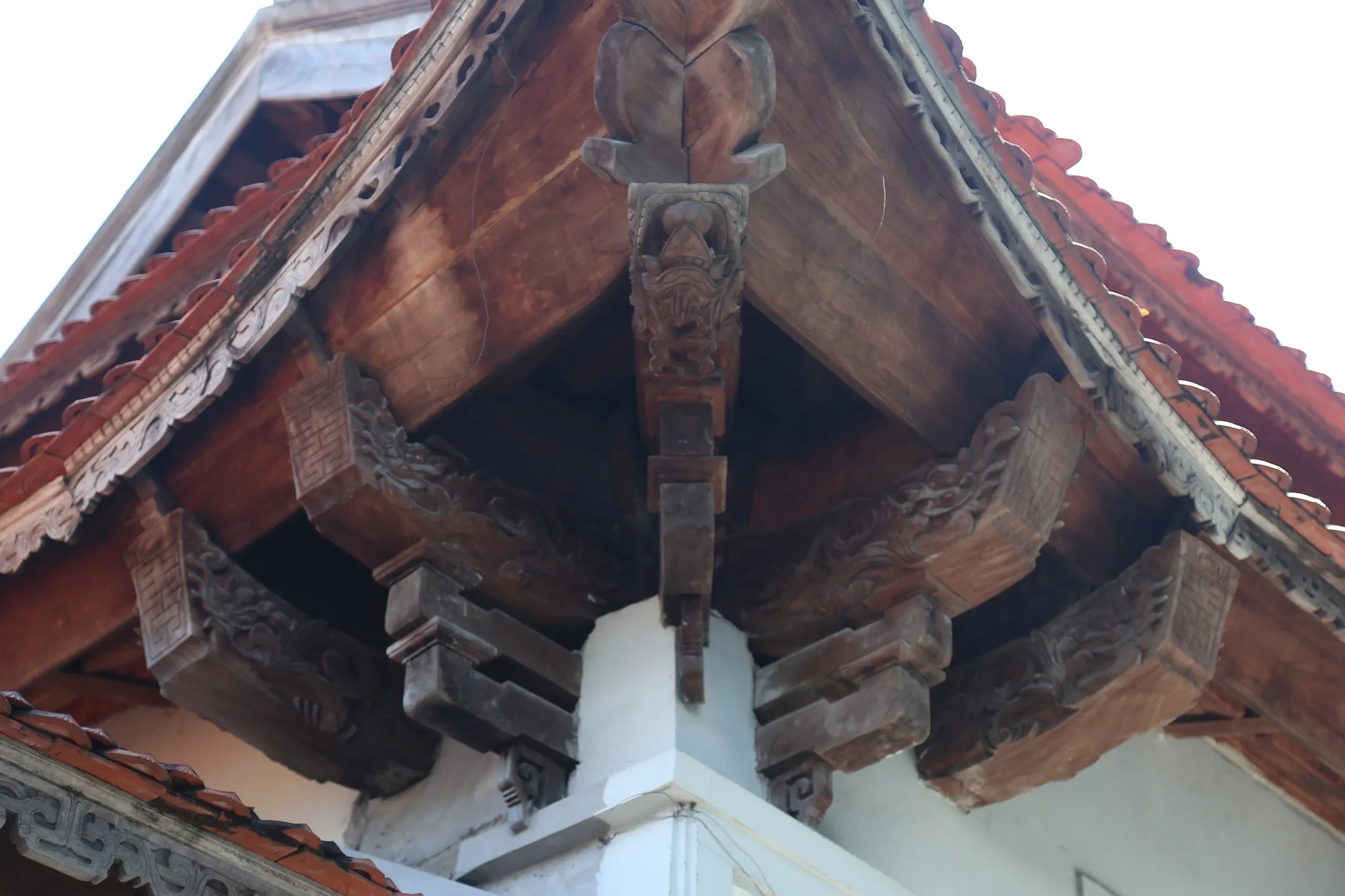 Kè bảy đỡ mái đao Chùa Lưu Bái (Kiều Mai)