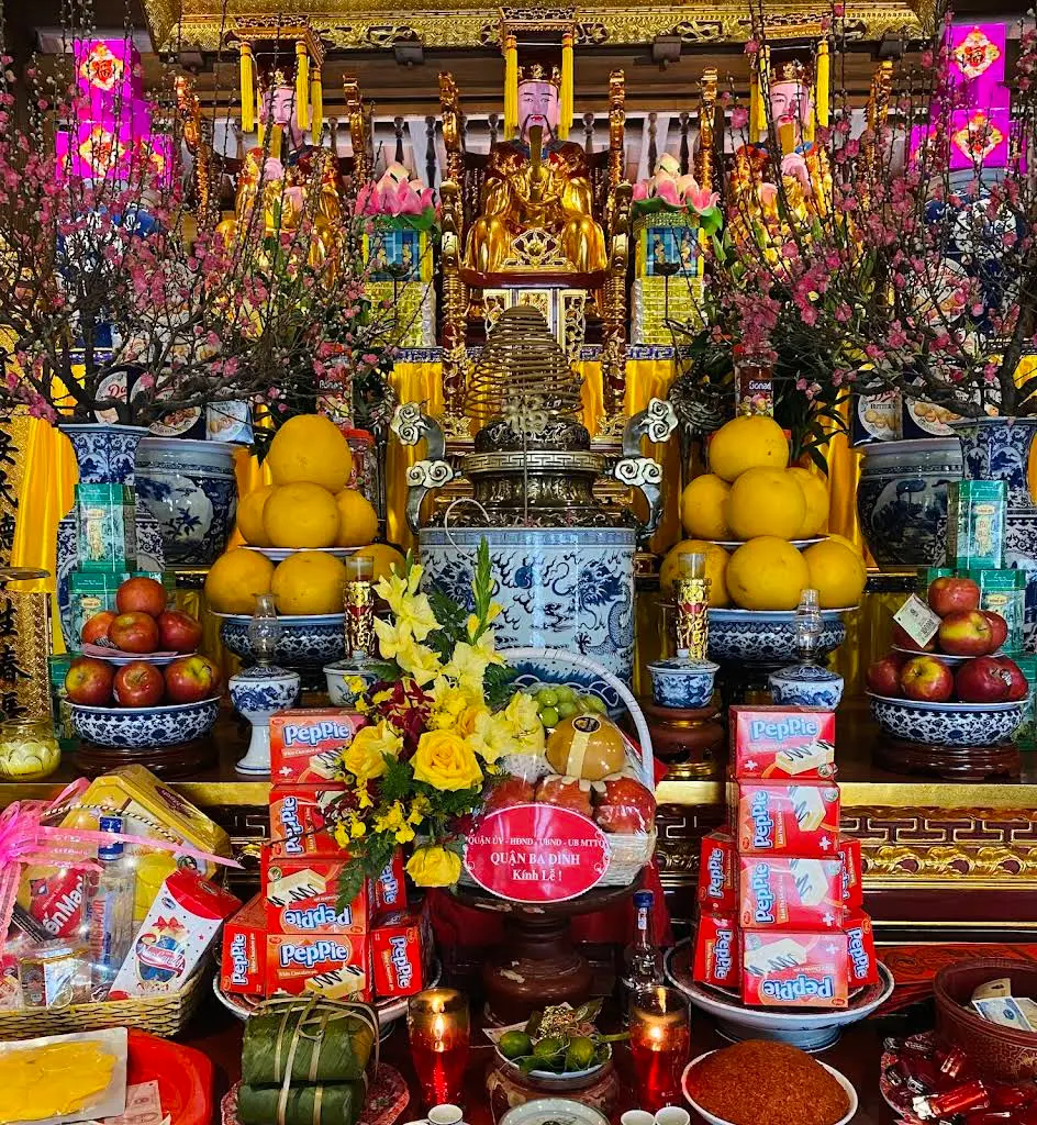 Cảnh quan bên trong di tích Đình An Trí