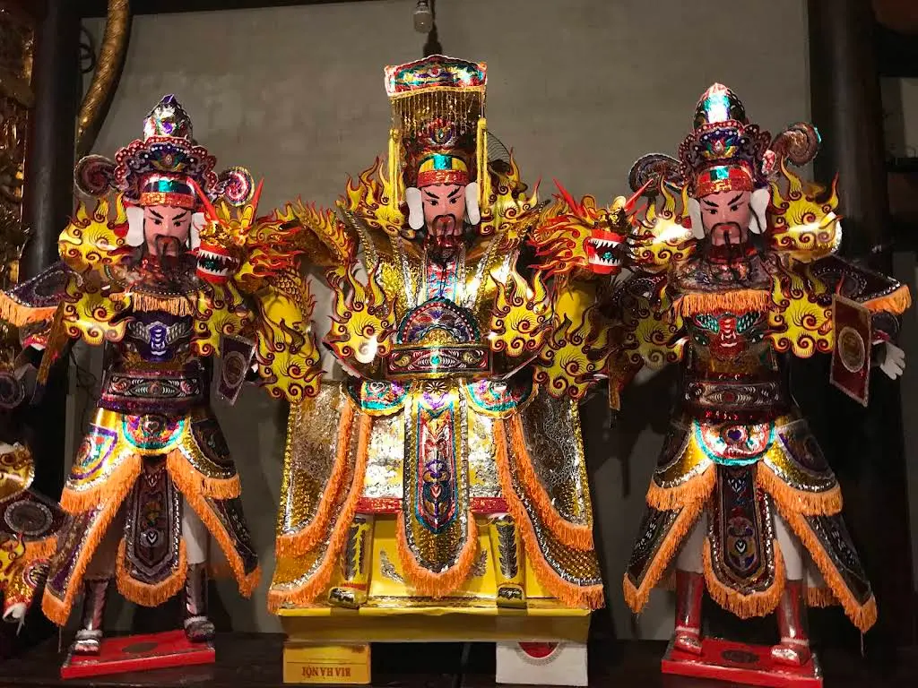 Cảnh quan bên trong di tích Đền Hạ