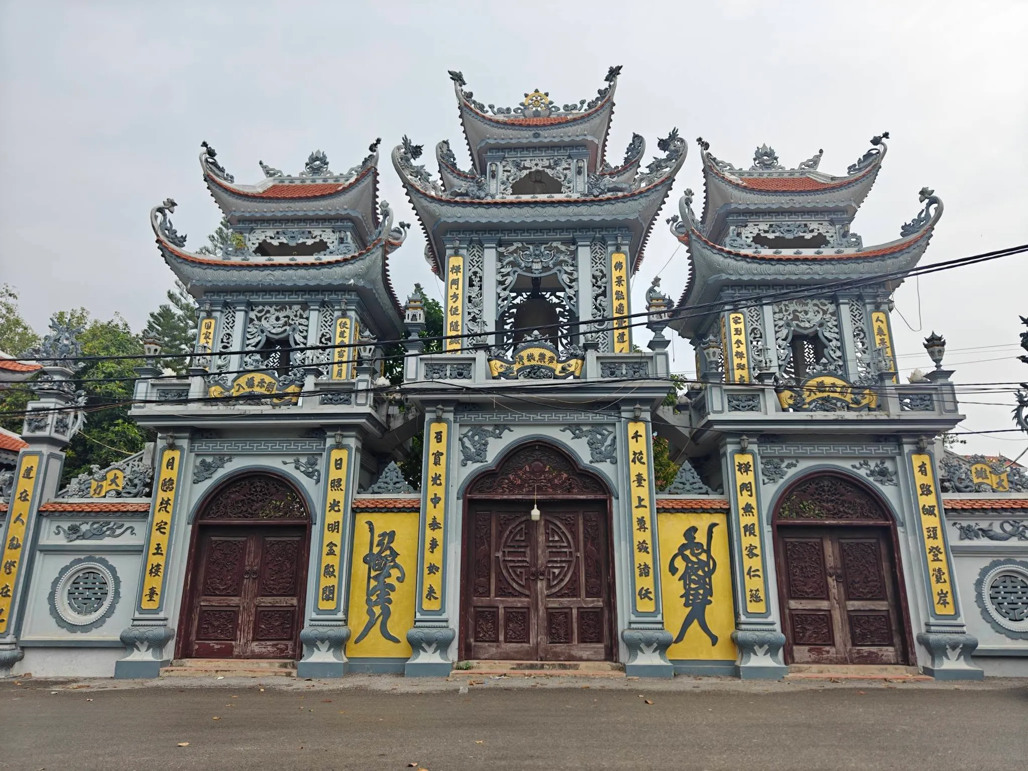 Cổng Chùa Ứng Linh