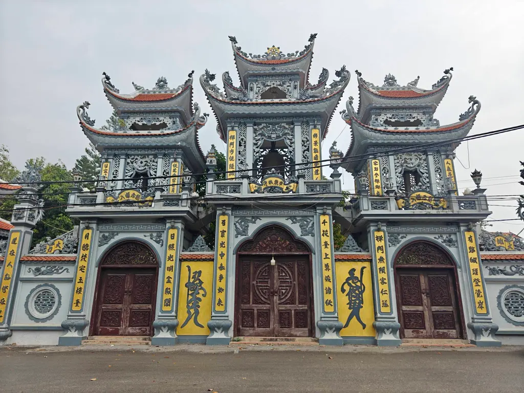 Cổng Chùa Ứng Linh