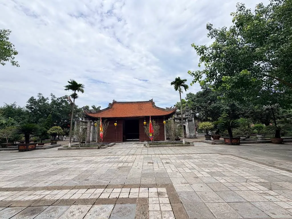 Không gian cảnh quan Đền Hai Bà Trưng