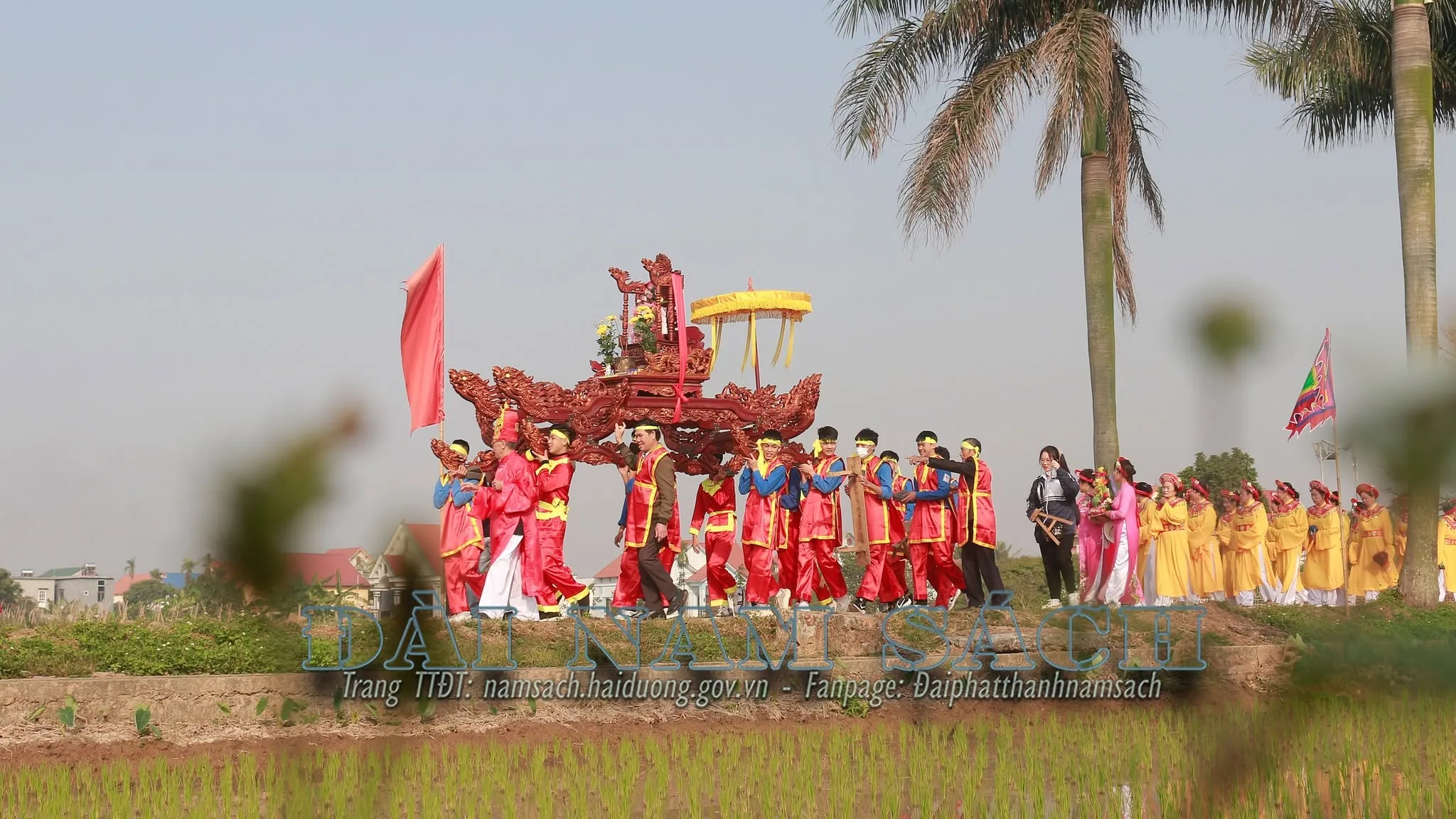Đoàn rước kiệu tại Lễ hội đền Long Động