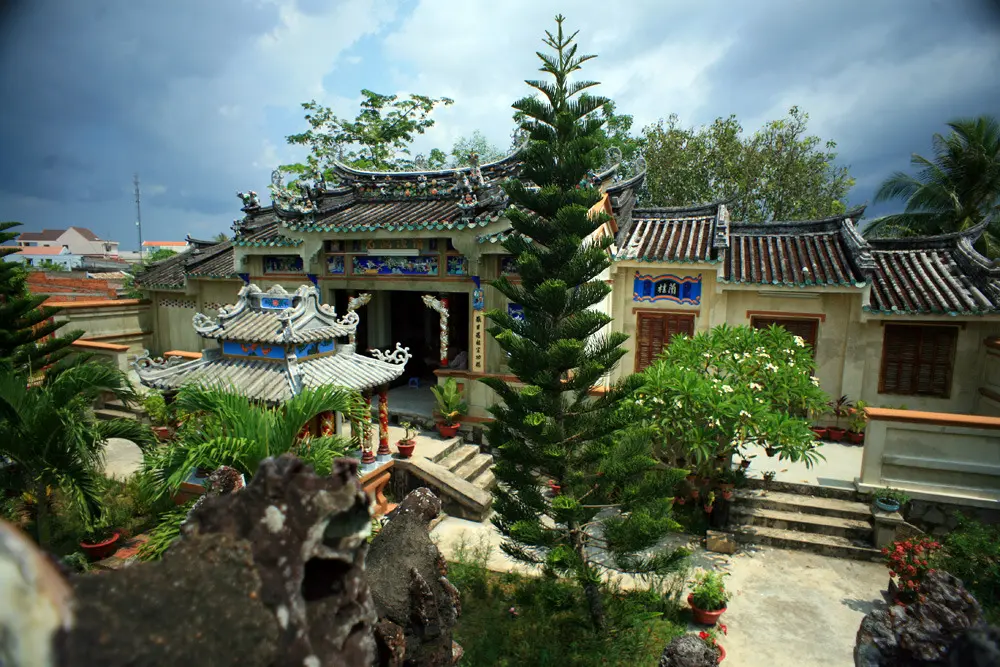 Quang cảnh tại Lăng Hội Đồng Suông