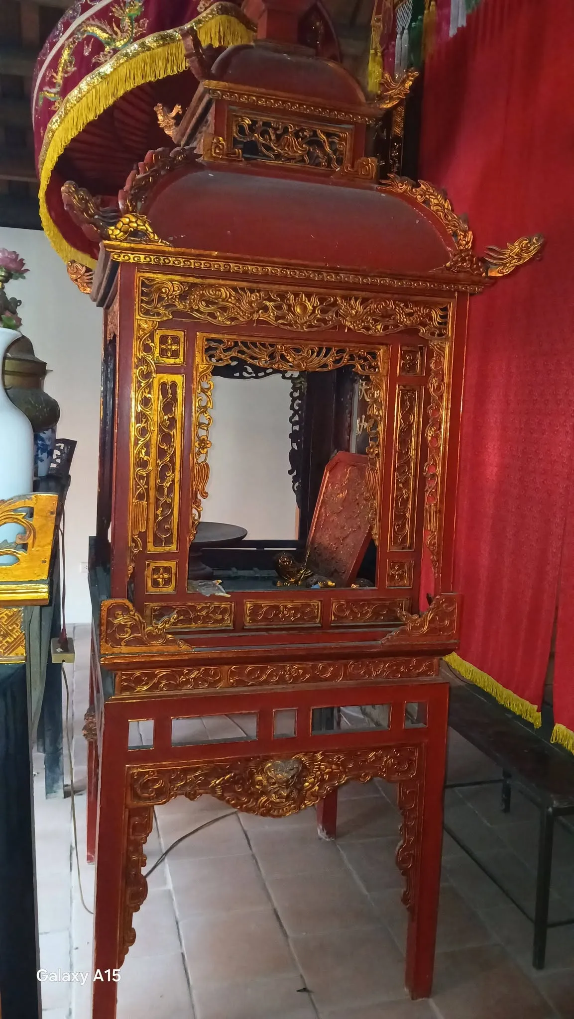 Kiệu long đình ở đình làng Khê Than
