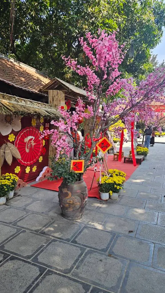 Chùa Hà ngày xuân
