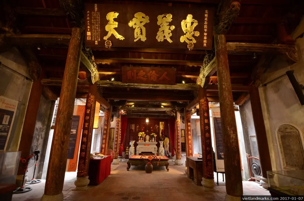 Gian thờ bên trong Đền Quan Đế