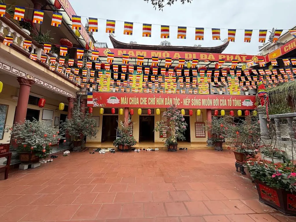 Công tam quan di tích Chùa Tam Huyền