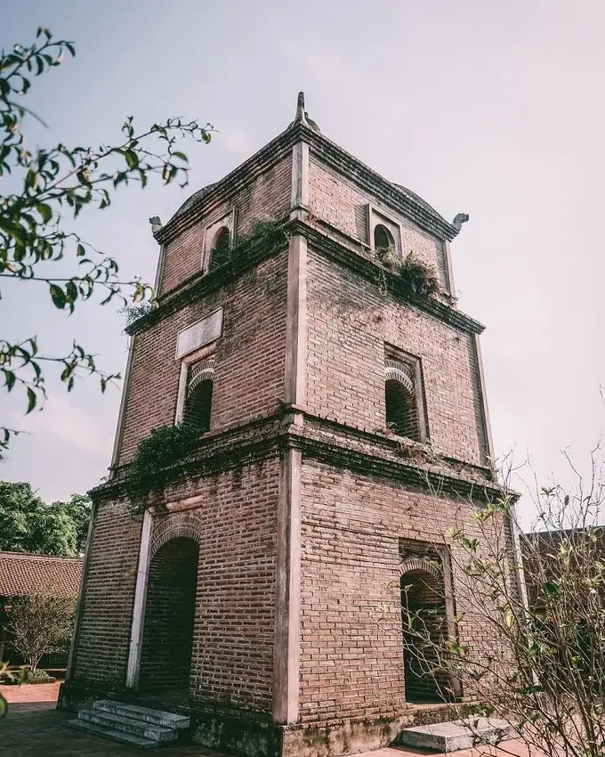 Tháp Hòa Phong tại Chùa Dâu