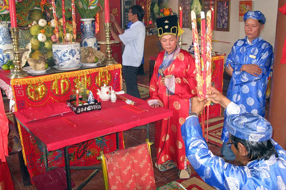 Lễ tế truyền thống tại Hội miếu Ông Địa