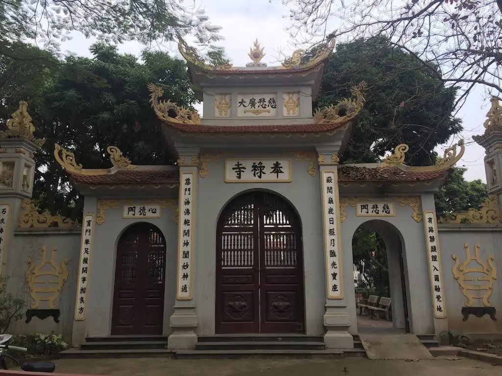 Cổng tam quan Chùa Khương Hạ