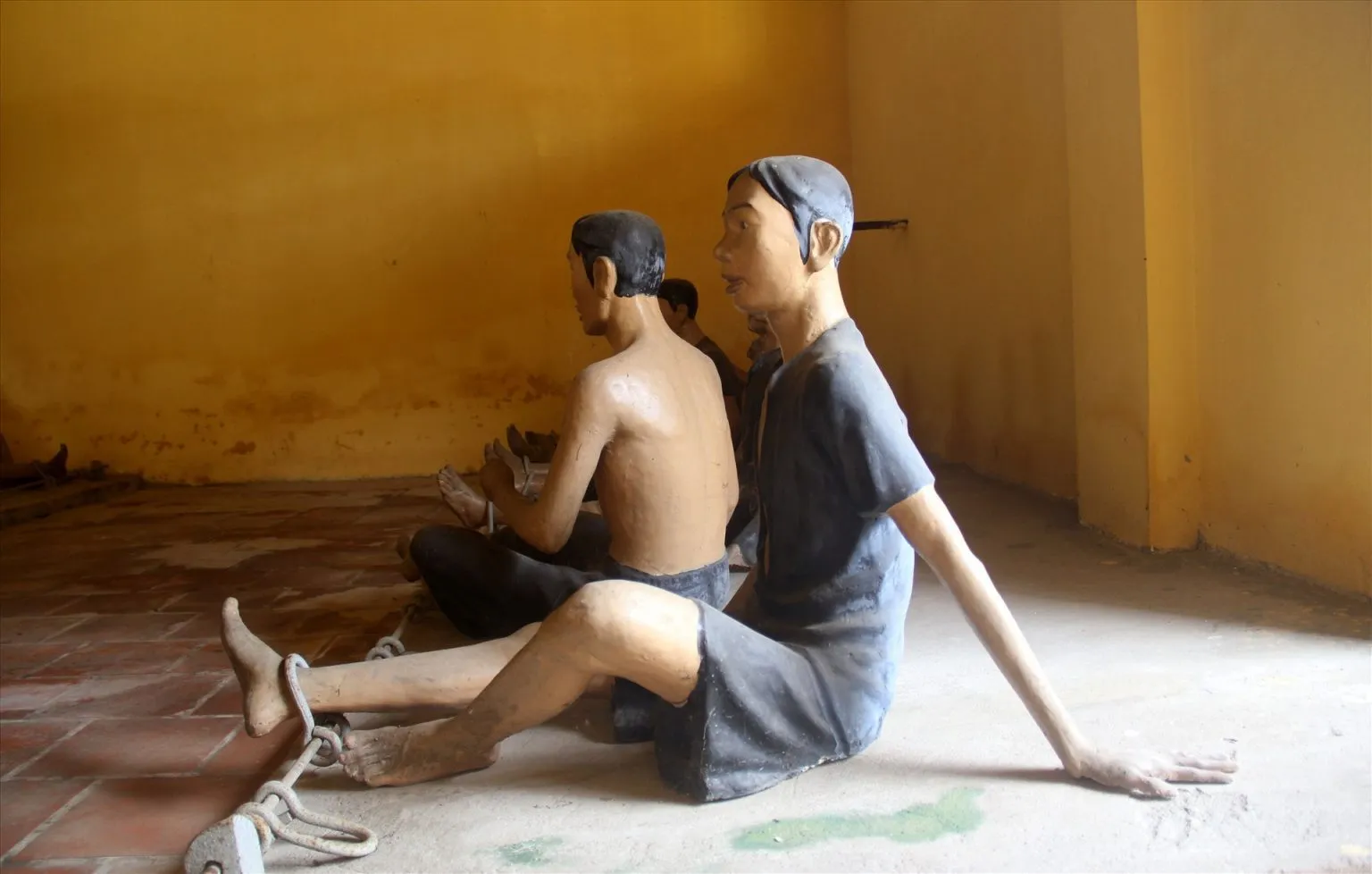 Nhiều hình thức tra tấn dã man được mô phỏng lại tại Khám Lớn Cần Thơ