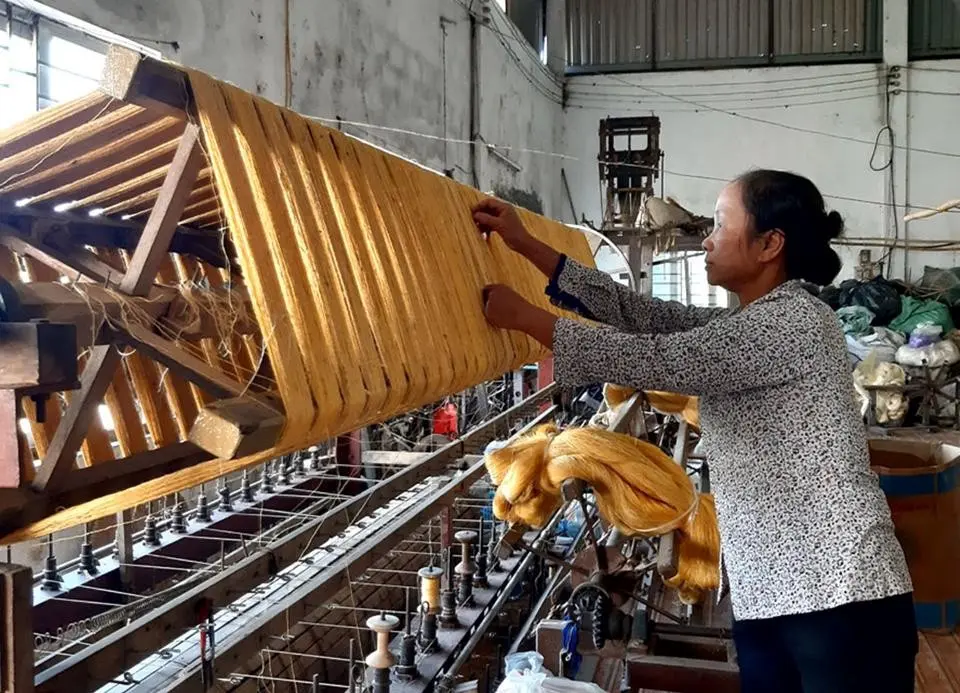 Các công đoạn xe tơ, guồng tơ truyền thống