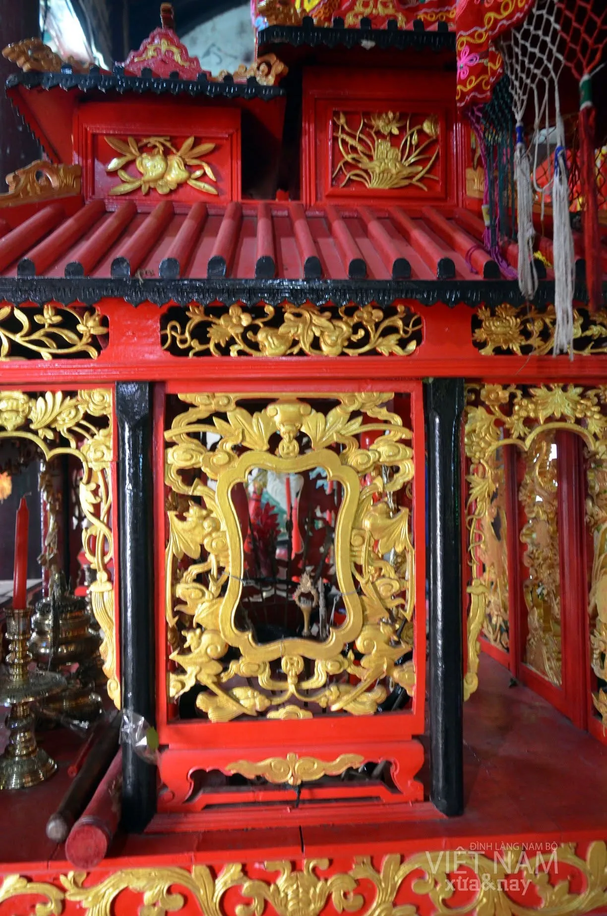 Hoạ tiết trang trí trong đình Phú Hựu