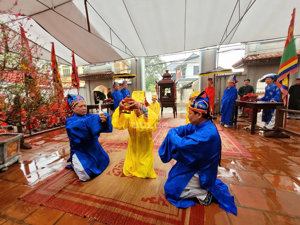 Lễ tế tại Hội làng Cầu Cả