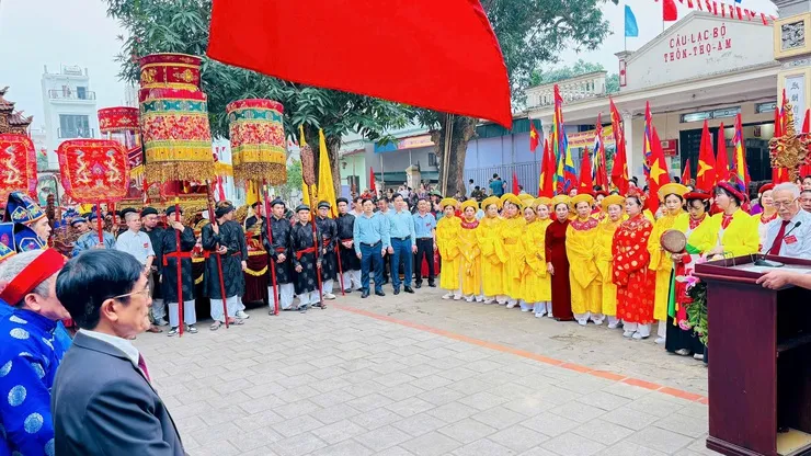 Các đại biểu dự khai mạc Hội đình làng Thọ Am