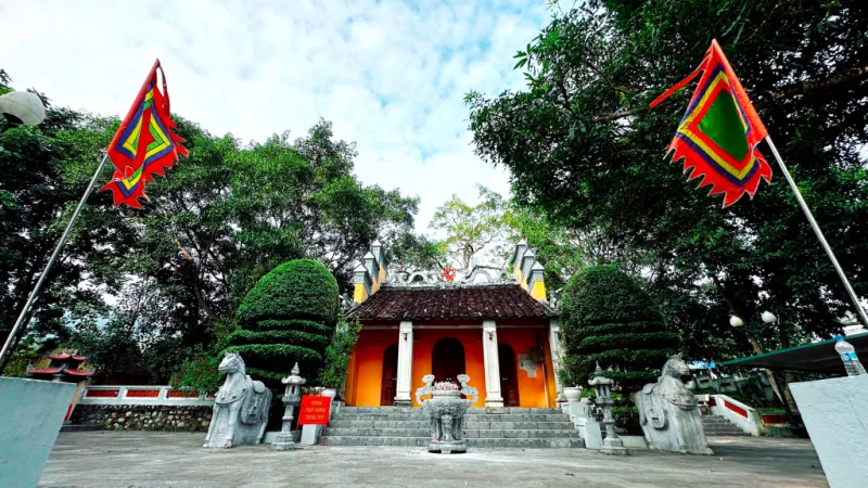 Bái đường tại Đền Kỳ Sầm