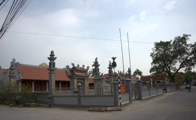 Cảnh quan bên ngoài Nhà Thờ Họ Vũ (vũ Tam Tỉnh)