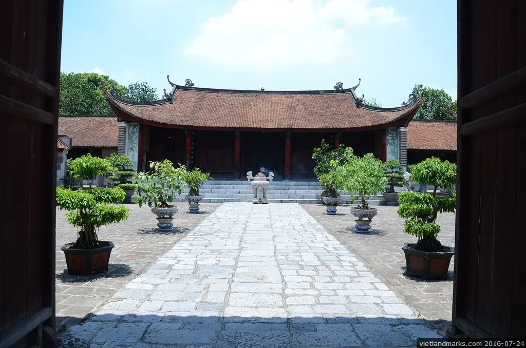Khu đền chính Di tích Cổ Loa