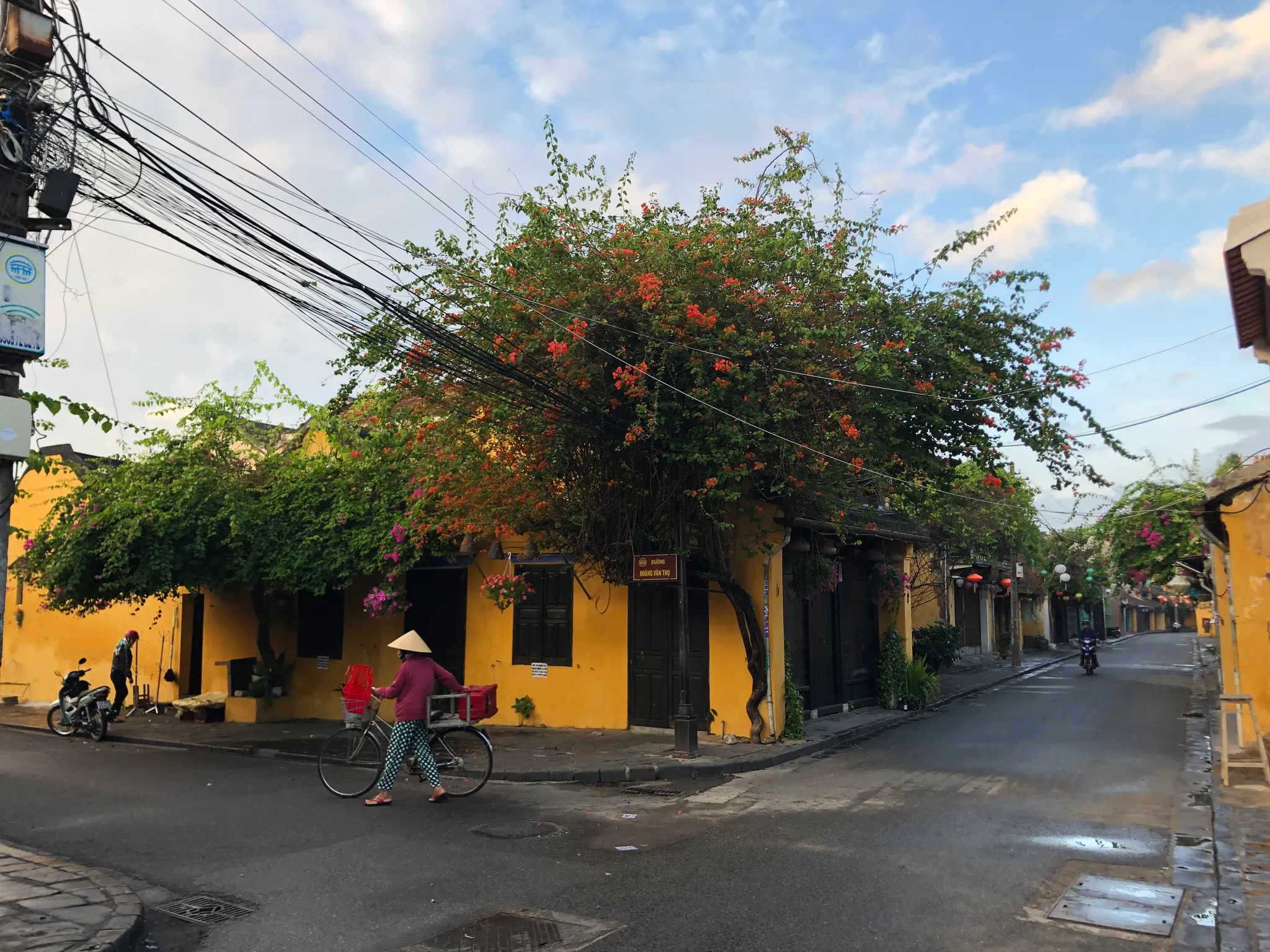 Bình minh phố cổ Hội An