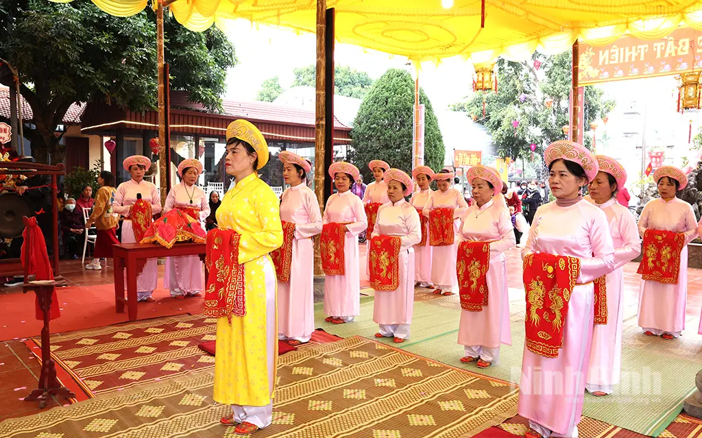Nghi lễ Tế nữ quan tại Lễ hội Báo Bản (Lễ hội Làng Nộn Khê)