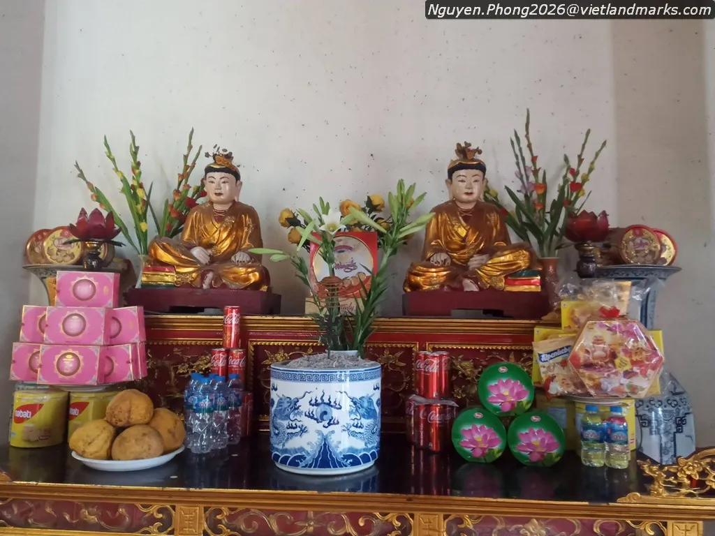 Gian thờ Chùa Mỹ Ả