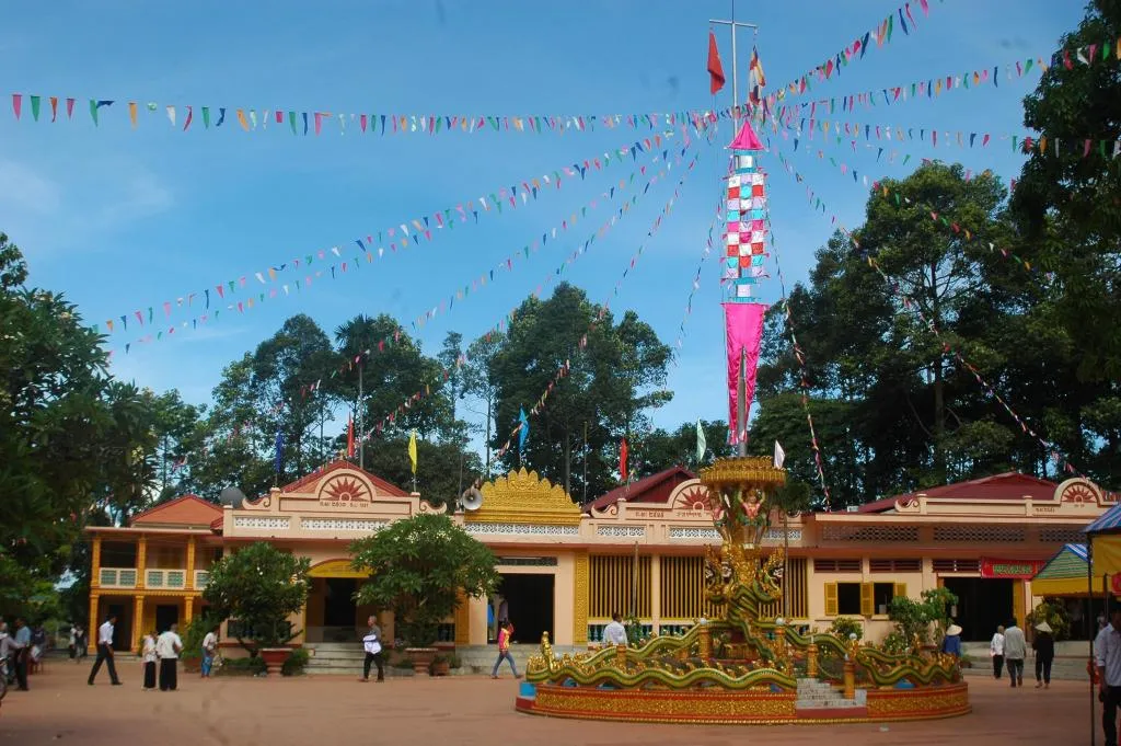 Khuôn viên Chùa Phật Lớn